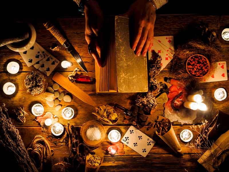 Infidelidad y tarot del amor: cómo afrontar las dudas en la pareja